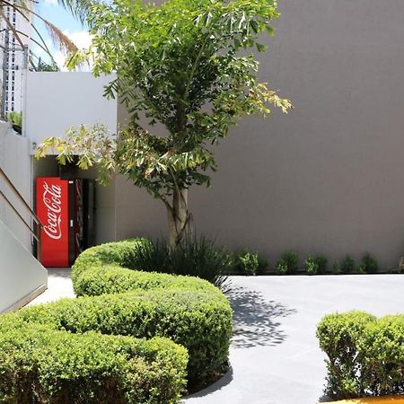 Cypres Hotel & Suites Zapopan Bagian luar foto