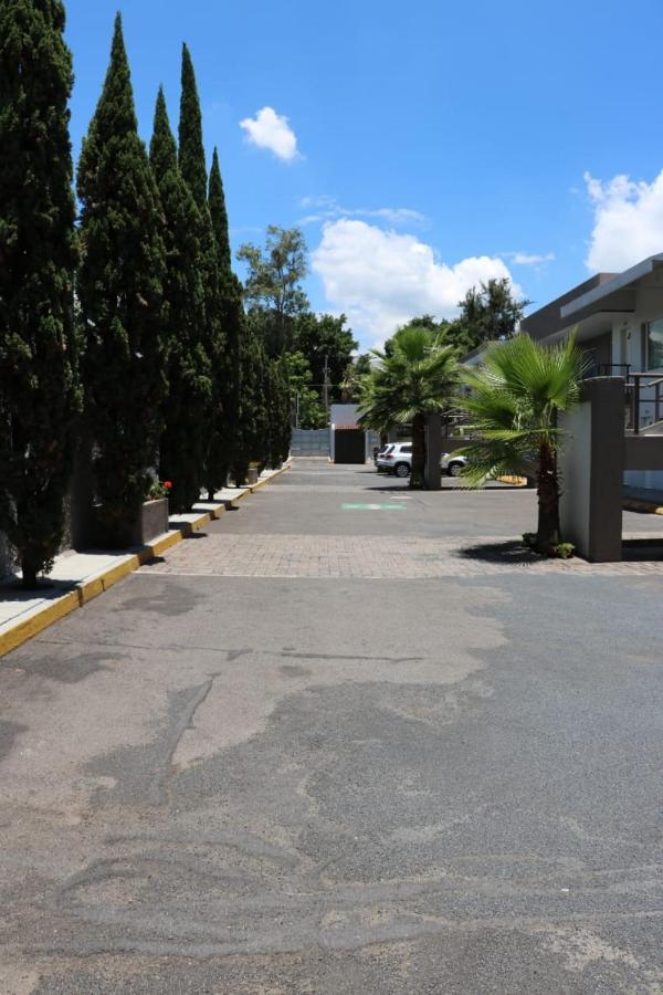 Cypres Hotel & Suites Zapopan Bagian luar foto