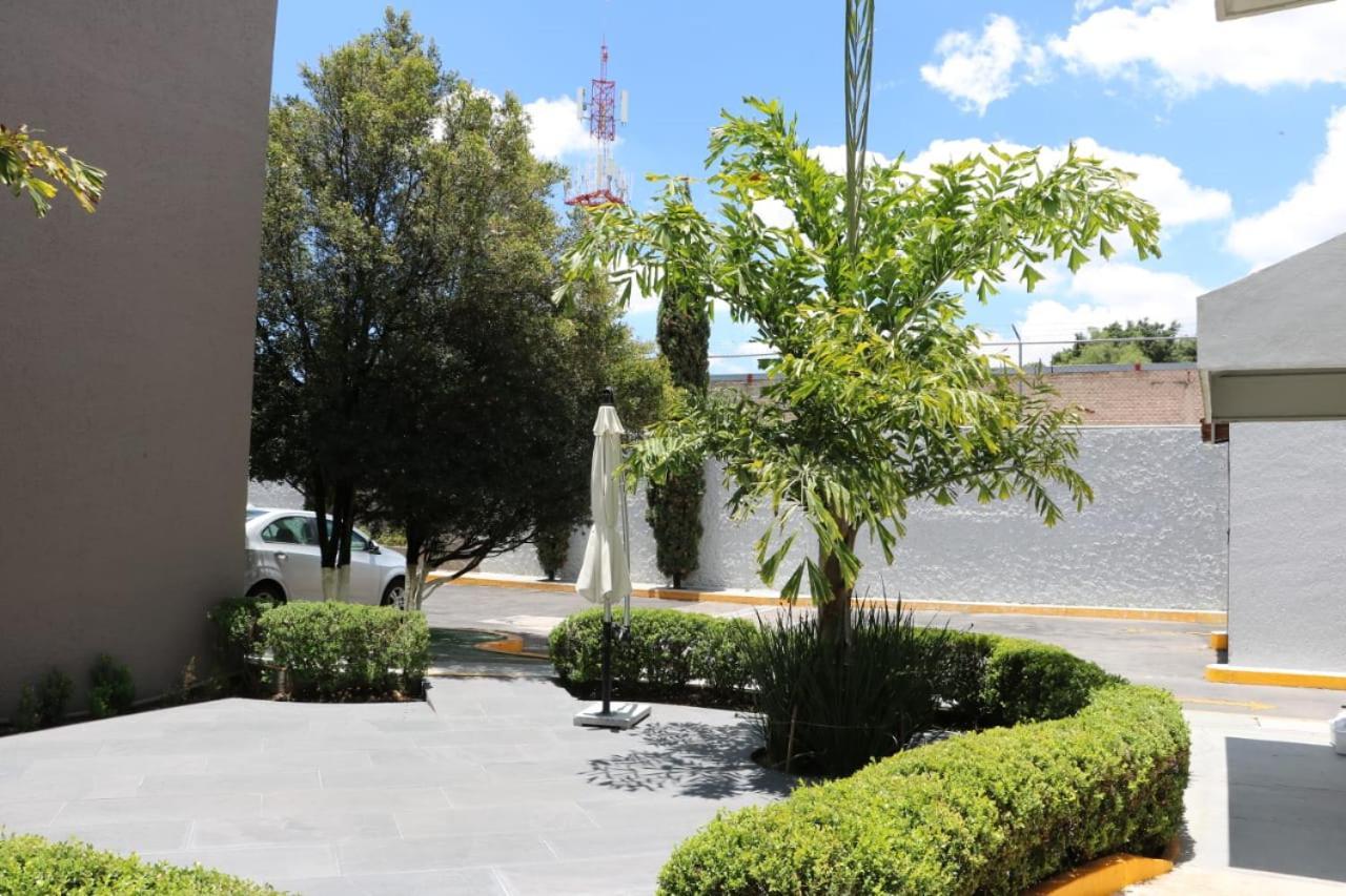 Cypres Hotel & Suites Zapopan Bagian luar foto