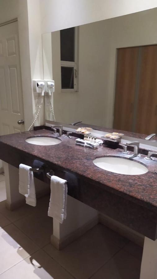 Cypres Hotel & Suites Zapopan Bagian luar foto