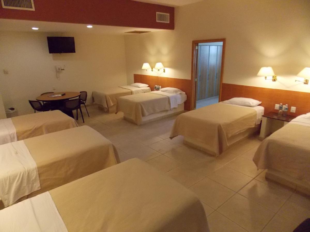 Cypres Hotel & Suites Zapopan Bagian luar foto