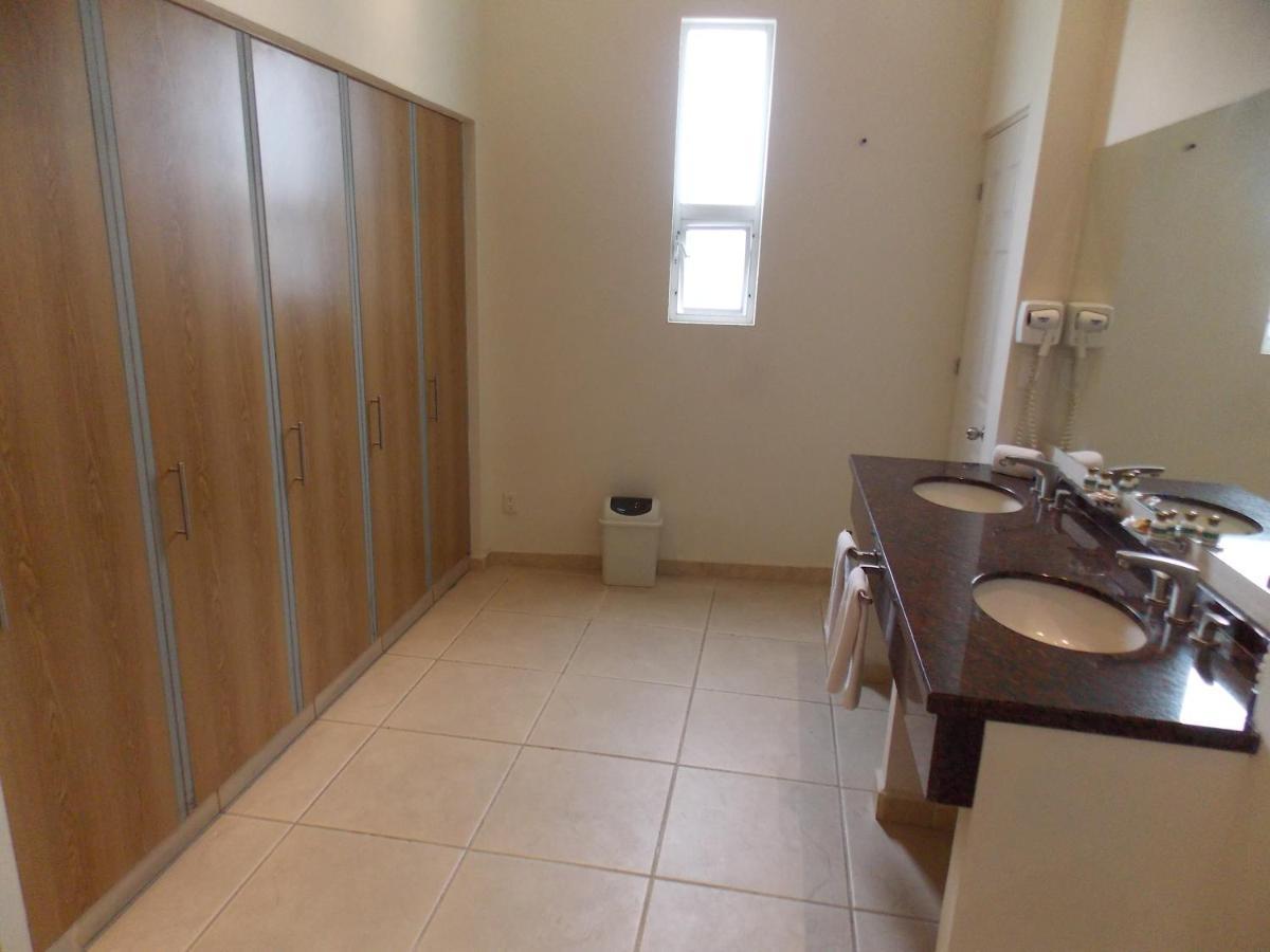 Cypres Hotel & Suites Zapopan Bagian luar foto